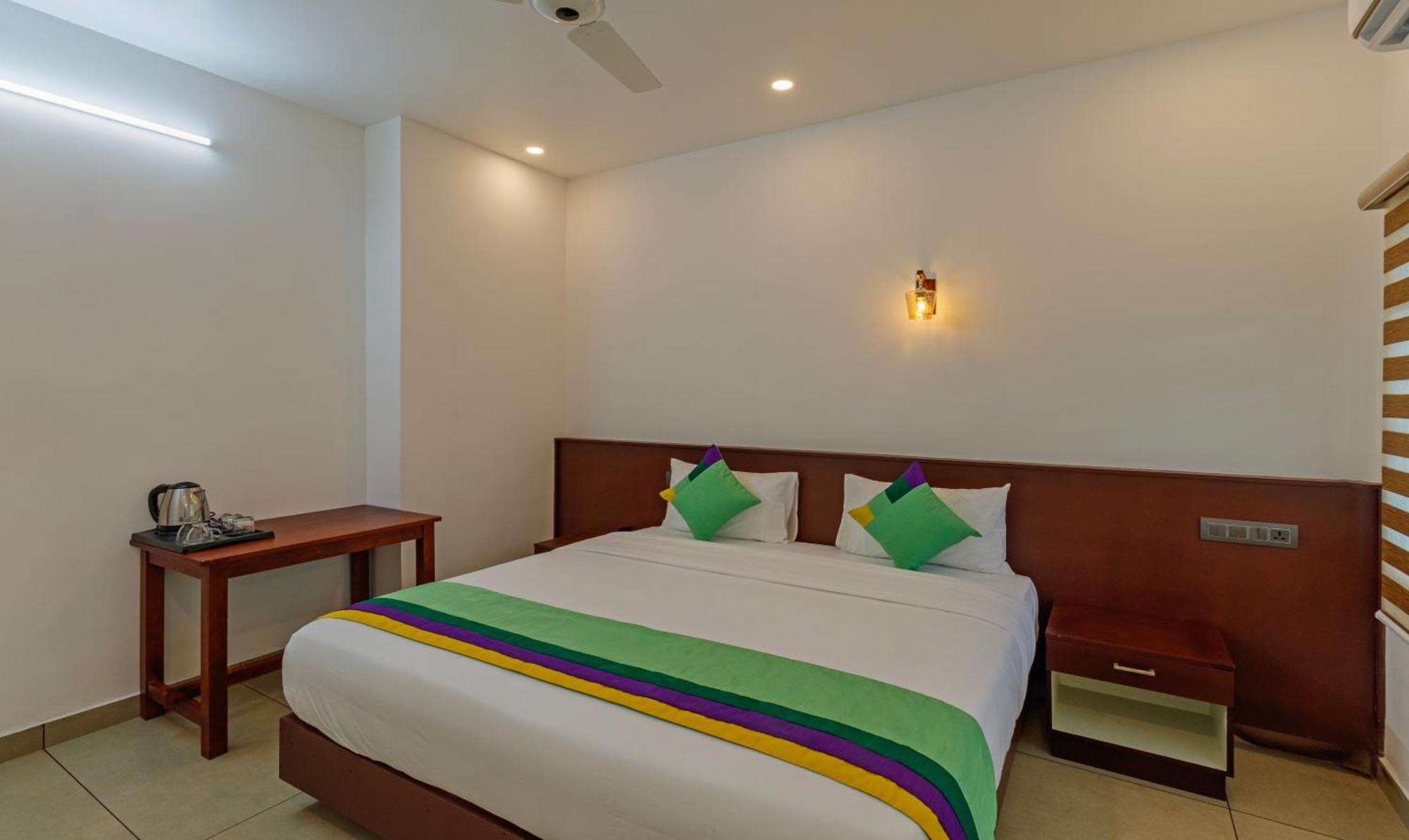 Treebo Amigos Residency Cochin Airport Hotel Kochi Exterior foto